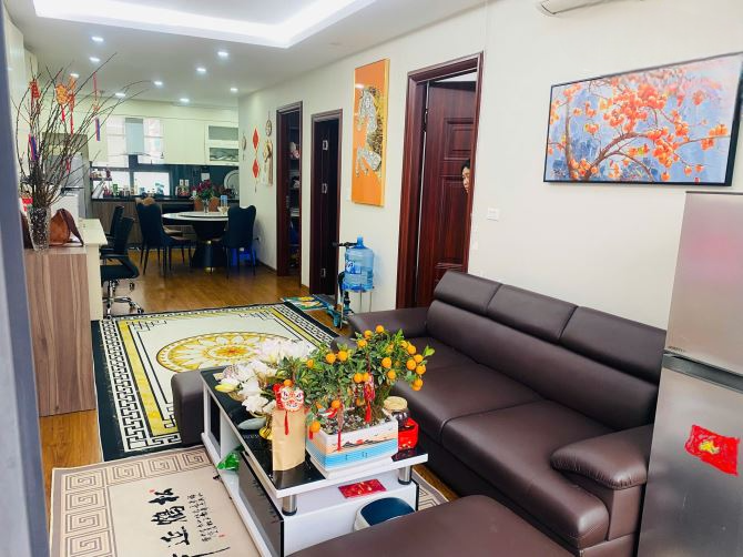 Chủ bán CH 671 Hoàng Hoa Thám DT 78m 2pn full Nt Tầng trung hướng ĐN giá 7,2 tỷ SĐCC