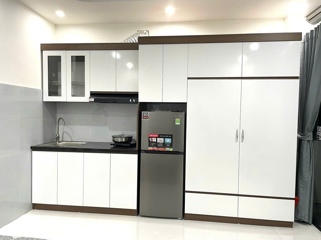 Cho thuê gấp căn hộ studio full nội thất tại Đội Cấn, Ba Đình, Hà Nội