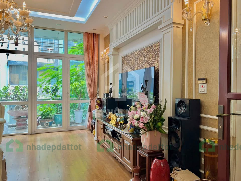 Siêu phẩm nhà 7 tầng thang máy, ô tô tránh, 92m2