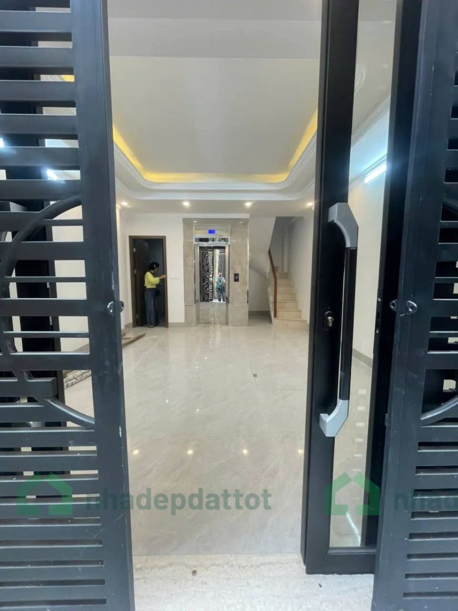 NHÀ MỚI XUÂN ĐỈNH – 7 TẦNG – THANG MÁY – 2 THOÁNG – Ô TÔ GẦN NHÀ – 33M2