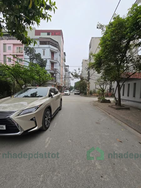 GIẢM SỐC 500 TRIỆU – NHÀ 5 TẦNG ĐẸP, FULL NỘI THẤT – NÚT GIAO VÀNH ĐAI 3.5 & QL32