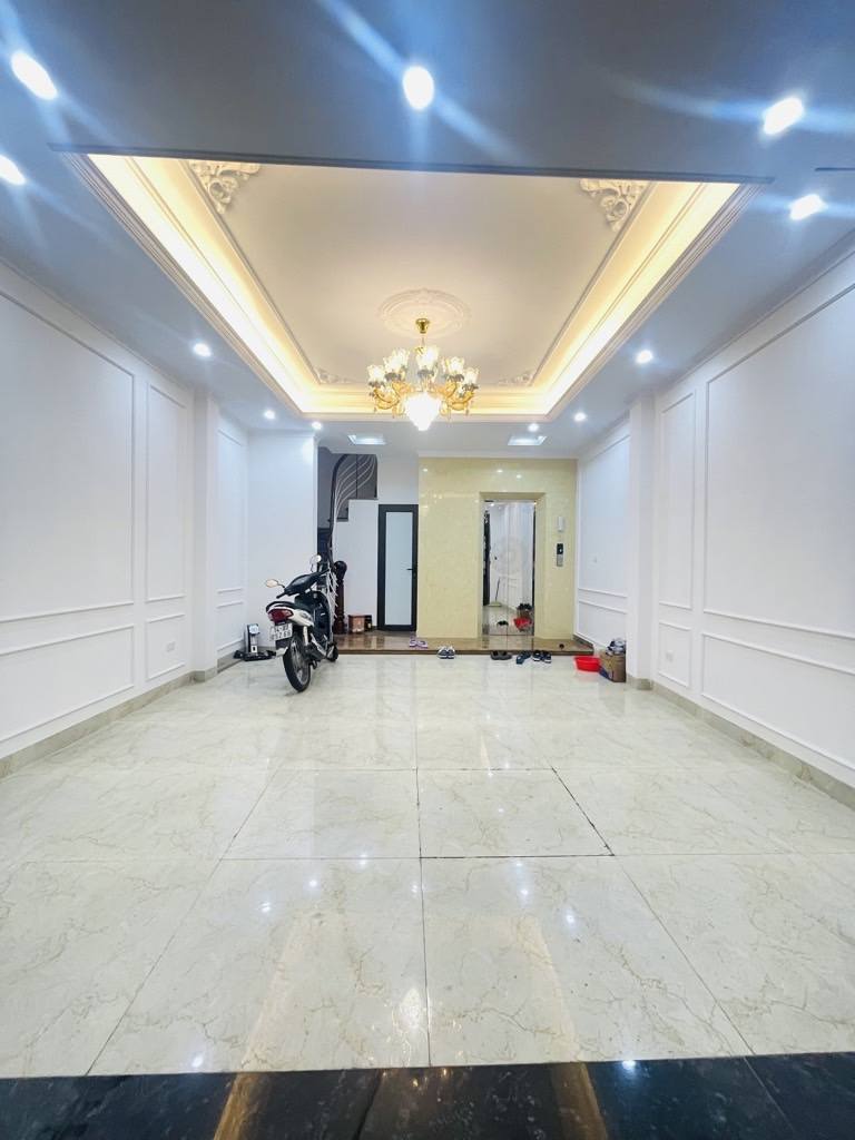 NHÀ ĐẸP NGUYỄN VĂN HUYÊN – TRUNG TÂM CẦU GIẤY - NHỈNH 9 TỶ - 39M2