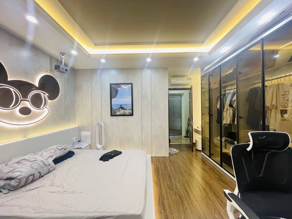NHÀ ĐẸP NGUYỄN VĂN HUYÊN – TRUNG TÂM CẦU GIẤY - NHỈNH 9 TỶ - 39M2
