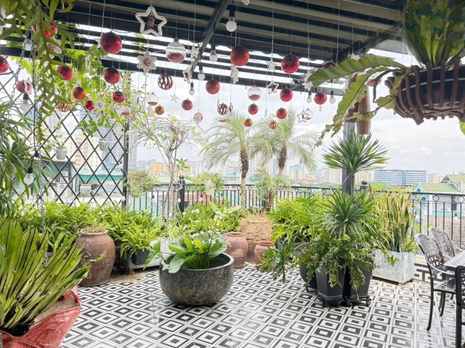 Bán nhà Nguyễn Khánh Toàn, Lô Góc, View Công viên, DT 120m, MT8m, Thang máy, 69.5 Tỷ.
