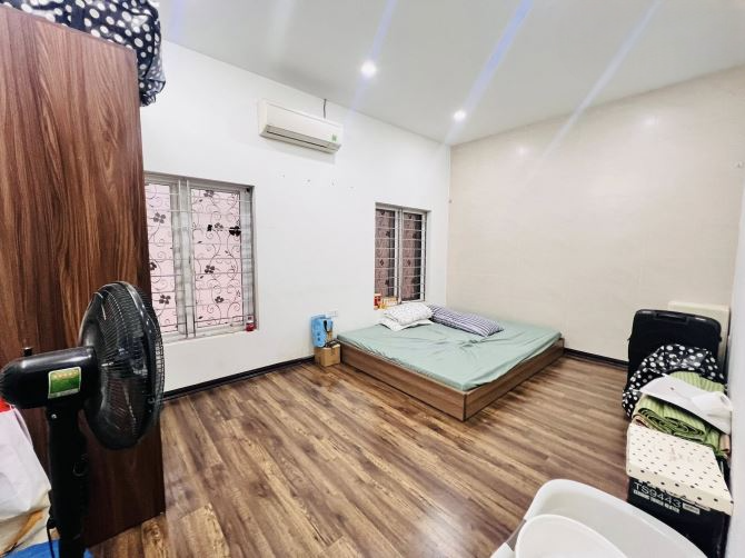 BÁN NHÀ PHÂN LÔ QUÂN ĐỘI TRẦN QUỐC HOÀN GARA OTO 58M 4 TẦNG MẶT TIỀN 5M GIÁ 21 TỶ