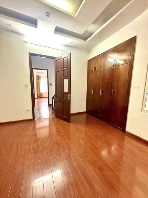 PHỐ PHẠM TUẤN TÀI - 62M2 x 6T - ĐƯỜNG 10M - KD SẦM UẤT - GIÁ 32 TỶ.
