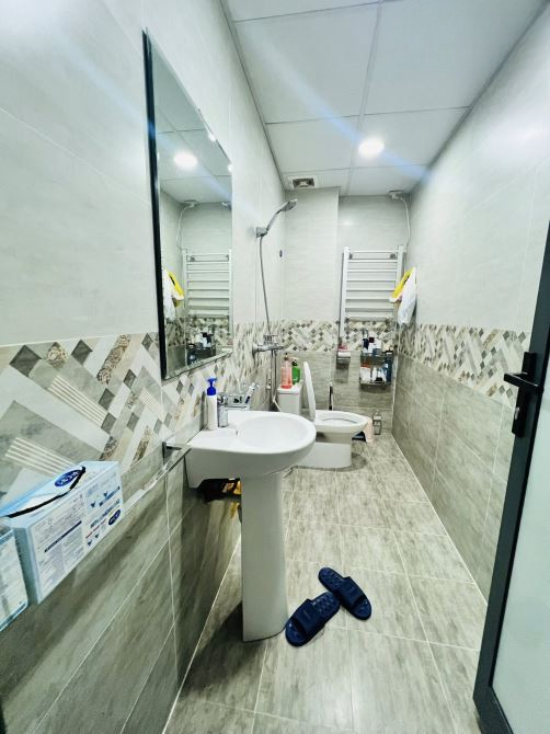 BÁN NHÀ PHÂN LÔ QUÂN ĐỘI TRẦN QUỐC HOÀN GARA OTO 58M 4 TẦNG MẶT TIỀN 5M GIÁ 21 TỶ