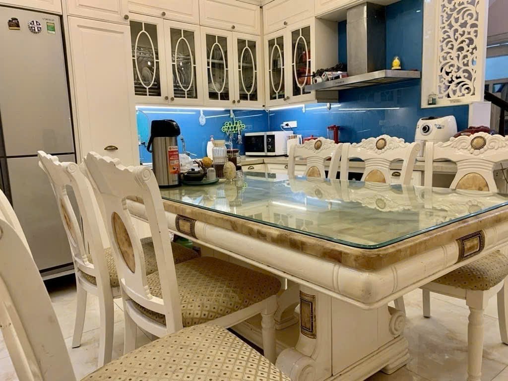 Hiếm! Biệt thự 4 tầng Xuân Thủy, 65m², gara, mặt tiền 8.3m – Giá chỉ 23.8 tỷ