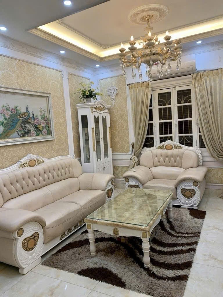 Hiếm! Biệt thự 4 tầng Xuân Thủy, 65m², gara, mặt tiền 8.3m – Giá chỉ 23.8 tỷ