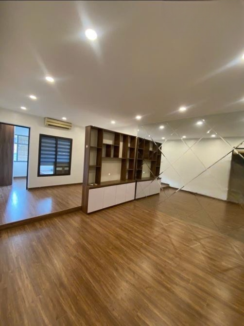 CHỦ CẦN BÁN CĂN TẬP THỂ KHU A NGHĨA TÂN 42M2-2,79 TỶ-Ô TÔ TRÁNH-KINH DOANH