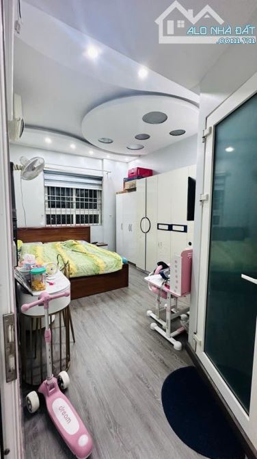 Bán căn hộ 3PN – Chung cư 137 Nguyễn Ngọc Vũ. DT 113m², 3PN – 2WC – 2 logia, 7ty
