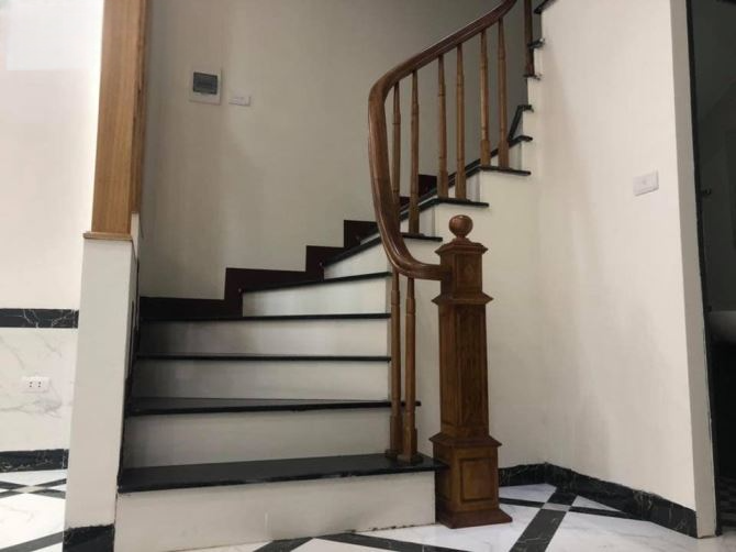 Bán gấp gấp nhà phố Trần Duy Hưng.Dt 40m, 5 tầng, giá chỉ 3.1 tỷ