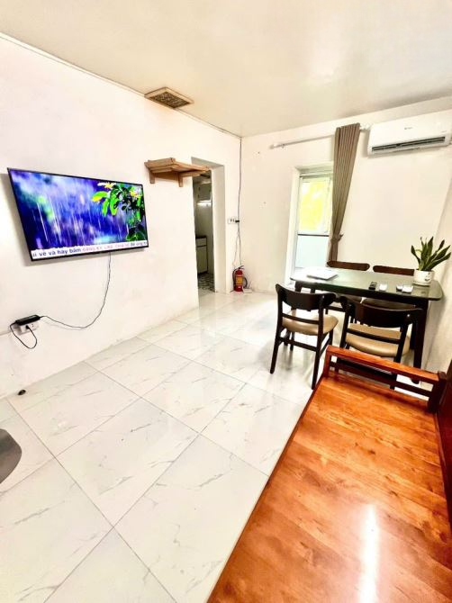 Bán Tập Thể Mai Dịch, Gần ĐH Thương Mại, Lô Góc, 2 PN, Full Nội Thất, Giá 3.36 Tỷ. SĐCC