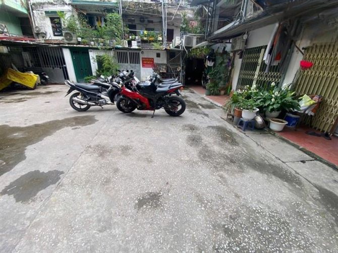 Bán Tập thể Đại học Thương Mại, 40m2 tầng 1, đầy đủ nội thất, giá 2,2 tỷ