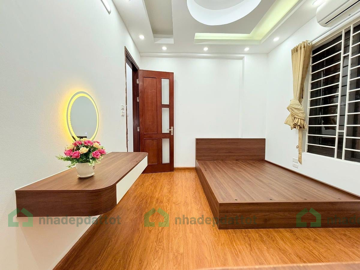 RẺ HƠN VÀNG – CHÍNH CHỦ CẦU GIẤY – NHÀ ĐẸP MỚI 5 TẦNG – BA GÁC TẬN CỬA – FULL NỘI THẤT CHÂU ÂU