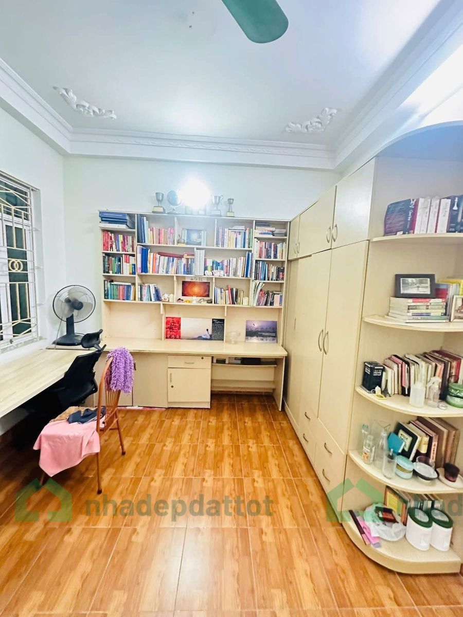 BÁN NHÀ HOÀNG QUỐC VIỆT – GẦN PHỐ, NGÕ RỘNG, VỈA HÈ RỘNG