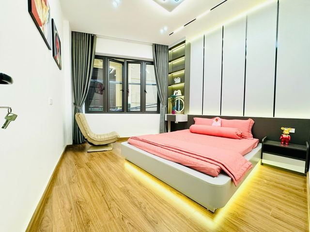 Tôi cần bán căn nhà phố Hào Nam 4 tầng 24m2 đầy đủ tiện nghi giá 3,93tỷ