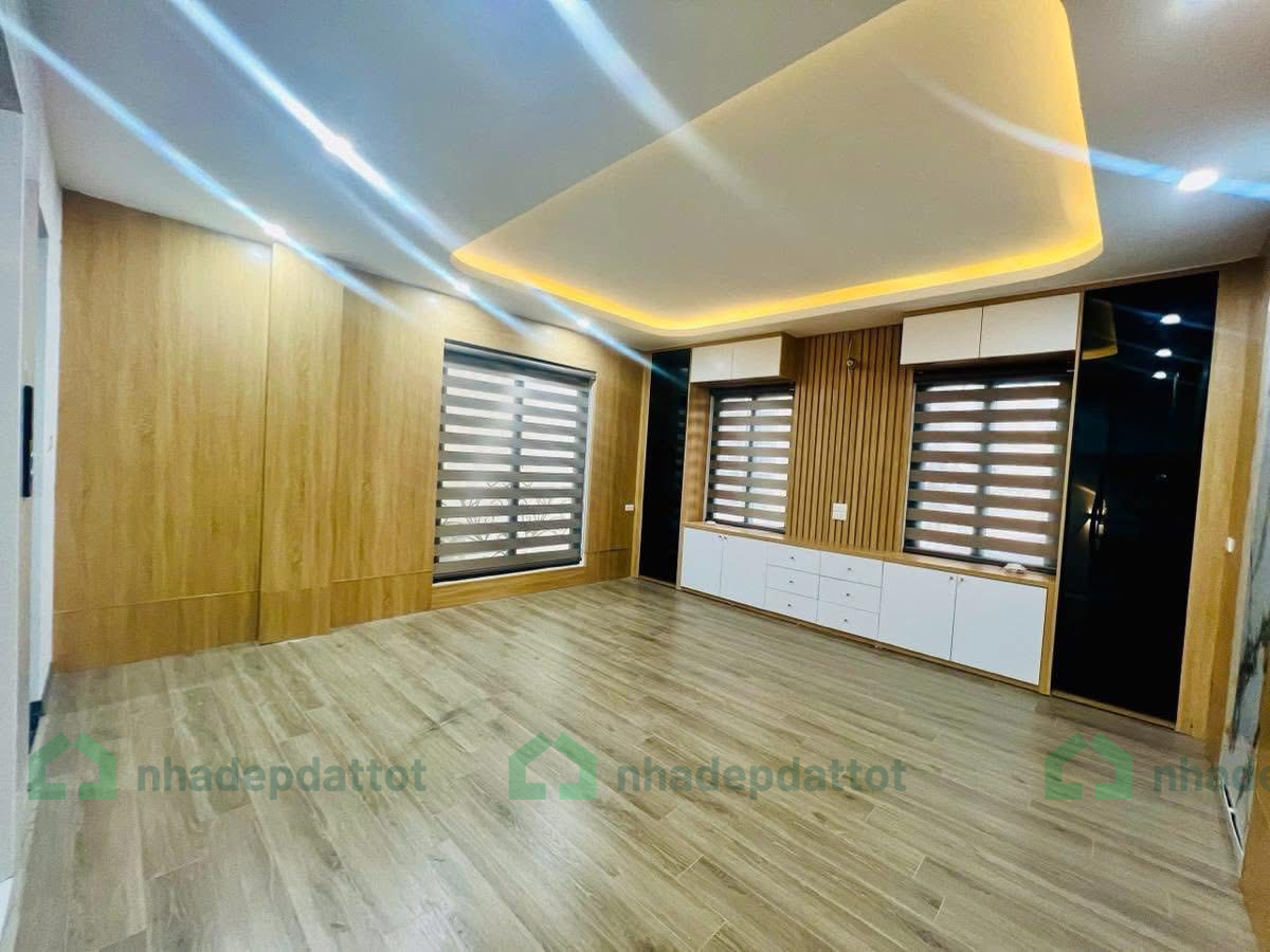 Minh Khai trung tâm – Nhà lô góc 3 thoáng, 6 tầng thang máy – 35m2