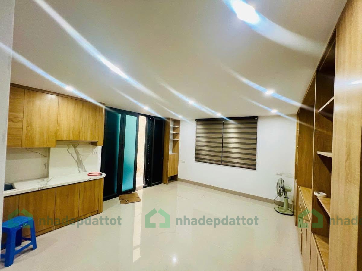 Minh Khai trung tâm – Nhà lô góc 3 thoáng, 6 tầng thang máy – 35m2