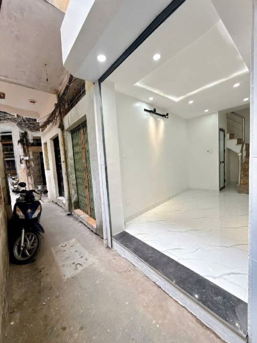 NHỈNH 3 TỶ- ĐỐNG ĐA 18M*5T- 3 NGỦ- 70M RA Ô TÔ, RA PHỐ LỚN - NHÀ ĐẸP FULL NT