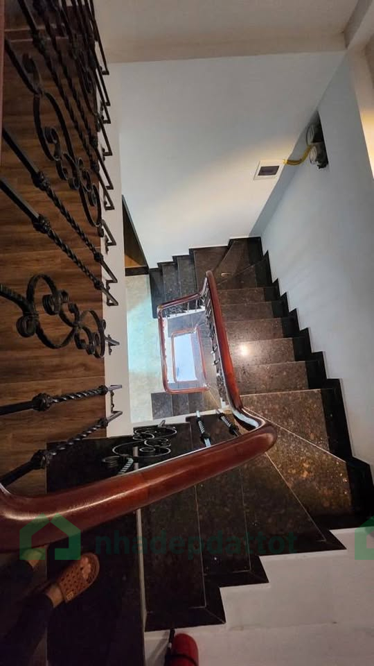 Bán nhà 4 tầng Phương Mai - Đống Đa - 43m2 - 13,5 tỷ