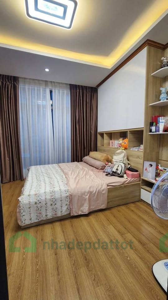 Bán nhà 4 tầng Phương Mai - Đống Đa - 43m2 - 13,5 tỷ