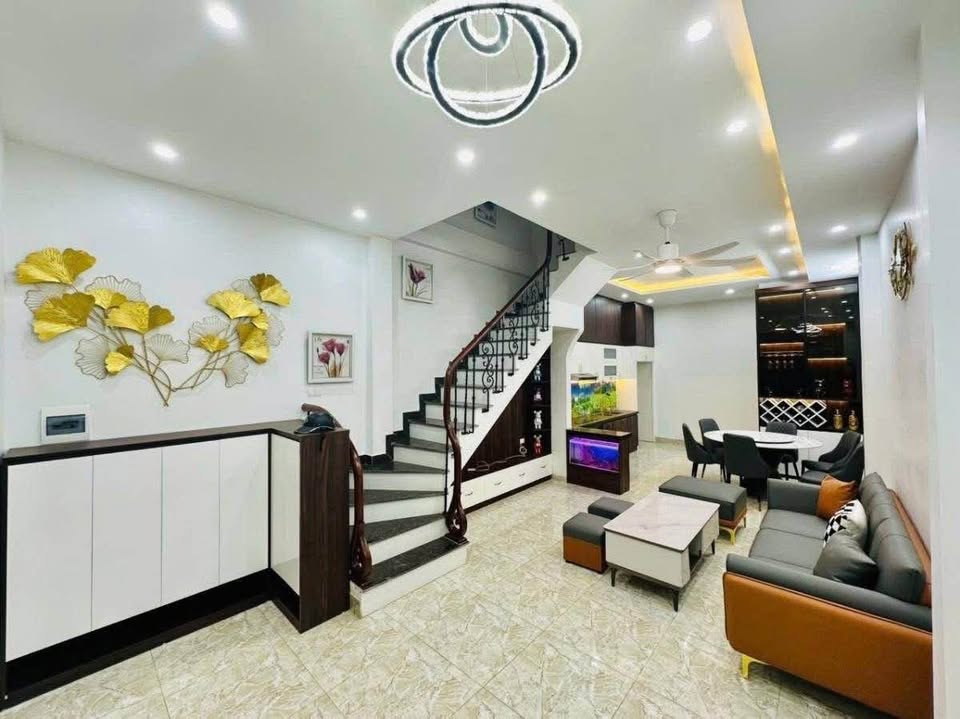 Nhà phố Phương Mai - Full nọi thất - 41m2 giá 13,4 tỷ