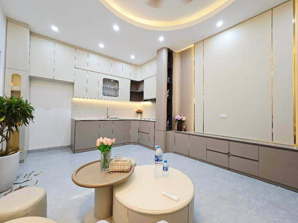 SIÊU PHẨM ĐỐNG ĐA! LÔ GÓC 3 MẶT THOÁNG - 5 Tầng, MT 6.3M - TẶNG FULL NỘI THẤT - Chỉ 9.3 Tỷ!