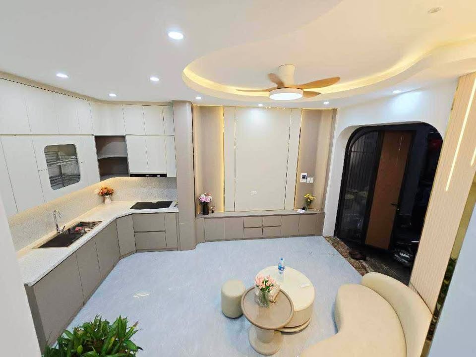 SIÊU PHẨM ĐỐNG ĐA! LÔ GÓC 3 MẶT THOÁNG - 5 Tầng, MT 6.3M - TẶNG FULL NỘI THẤT - Chỉ 9.3 Tỷ!