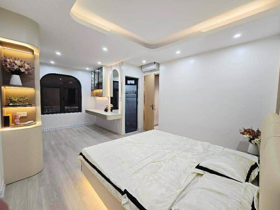 SIÊU PHẨM ĐỐNG ĐA! LÔ GÓC 3 MẶT THOÁNG - 5 Tầng, MT 6.3M - TẶNG FULL NỘI THẤT - Chỉ 9.3 Tỷ!