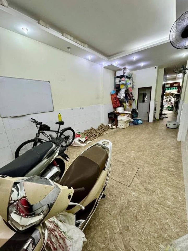 NHÀ MẶT CHỢ KINH DOANH – 60M2 -  CÓ THANG MÁY – Ô TÔ VÀO TẬN CỬA – CÁCH PHỐ YÊN LÃNG CHỈ 50M
