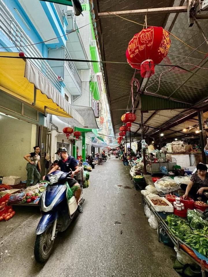 NHÀ MẶT CHỢ KINH DOANH – 60M2 -  CÓ THANG MÁY – Ô TÔ VÀO TẬN CỬA – CÁCH PHỐ YÊN LÃNG CHỈ 50M
