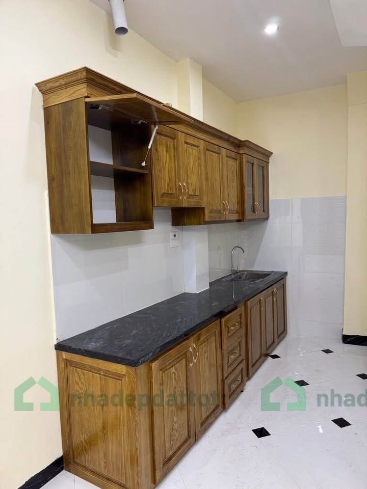 Nhà 5 tầng mới xây mặt tiền rộng - 5 tầng - chào giá 5.x tỷ - Hà Đông