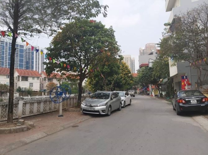 Nhỉnh 3 tỷ nhà 4 tầng 50m2 ô tô gần nhà Mỗ Lao Hà Đông