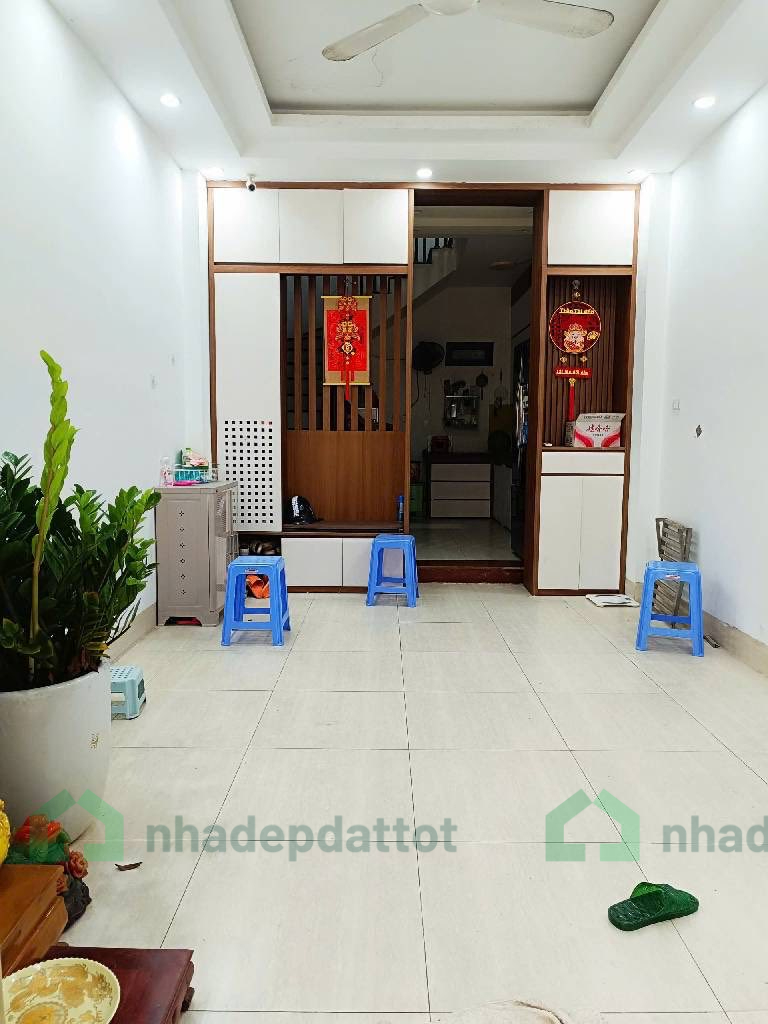 Nhà 5 tầng đẹp ngay trung tâm quận Thanh Xuân - 32m2