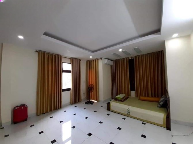 Nhỉnh 3 tỷ nhà 4 tầng 50m2 phân lô ô tô ngay ngã Tư Vạn Phúc Hà Đông