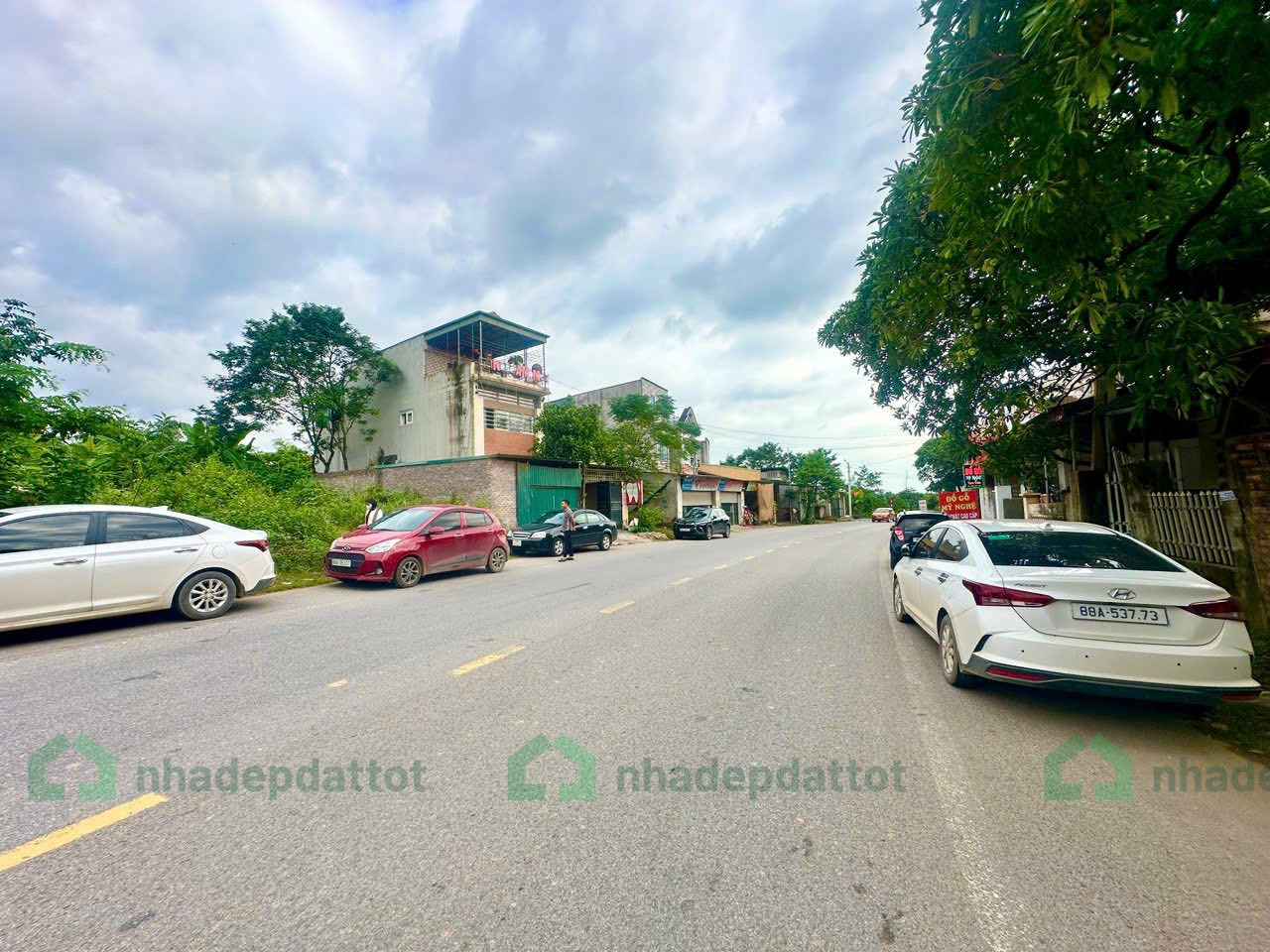 Cực phẩm mặt đường - Đất DT 125m2 ngang 5m - Giá chỉ 2 tỷ xx triệu