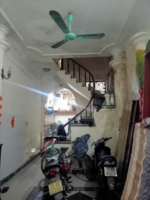 Bán nhà Giải Phóng 45m2 vị trí đẹp sát mặt đường giải phóng kinh doanh tốt 10.5 tỷ