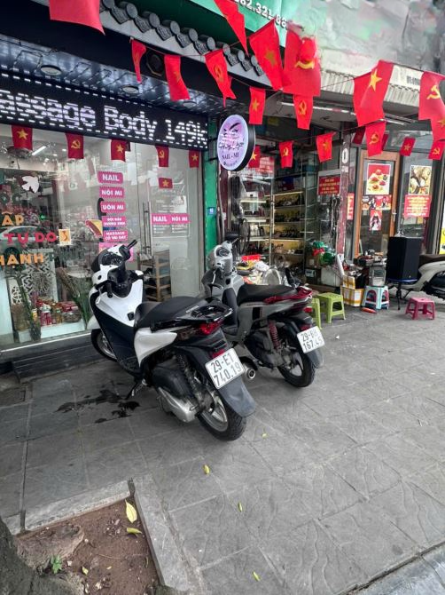 Tôi cần bán nhà Số 6 + 8 Phố Bạch Mai. 69m - Mặt tiền 5,8m - Ngõ sau ô tô tránh - 32,6 tỷ