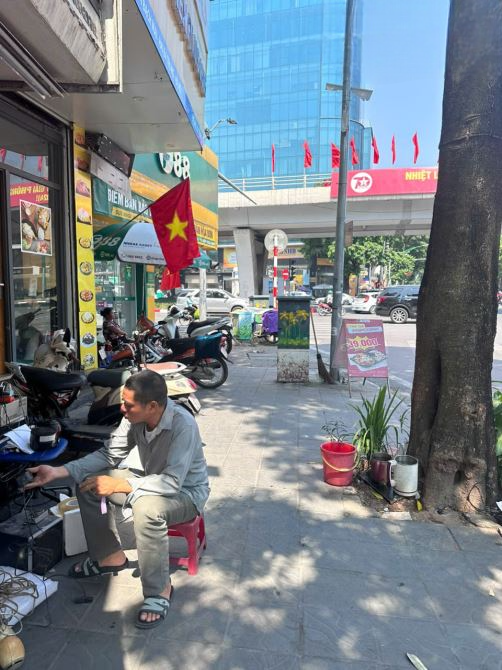 Tôi cần bán nhà Số 6 + 8 Phố Bạch Mai. 69m - Mặt tiền 5,8m - Ngõ sau ô tô tránh - 32,6 tỷ
