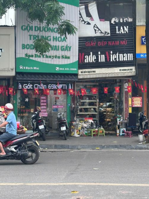 Tôi cần bán nhà Số 6 + 8 Phố Bạch Mai. 69m - Mặt tiền 5,8m - Ngõ sau ô tô tránh - 32,6 tỷ