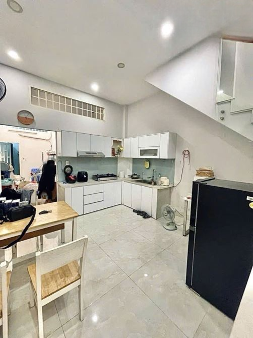 Bán nhà Hương Viên 30m2 nhà đẹp nội thất xịn vài bước ra ô tô gần hồ 8.3 tỷ