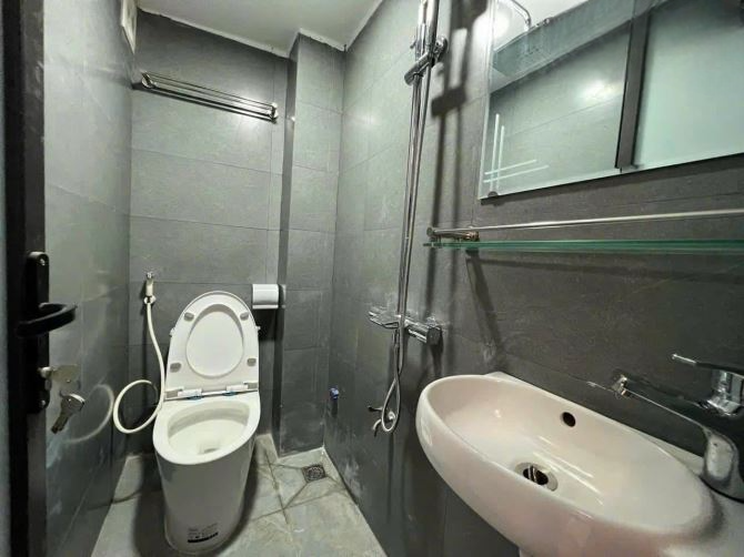 SOS - Nhà Trương Định - Cách phố 40m - Lô góc 2 mặt thoáng - 28M2*5T chỉ 4,95Tỷ