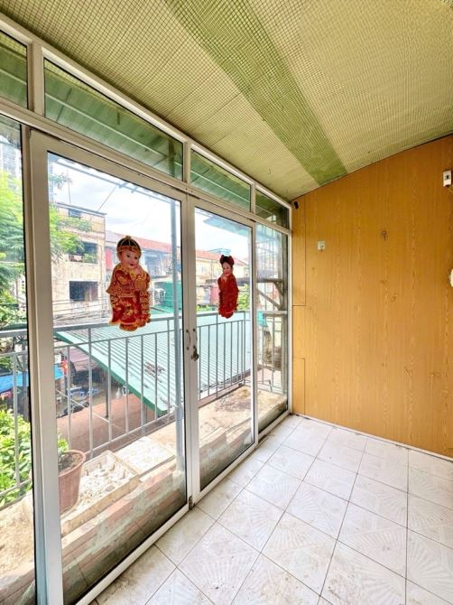 Căn hộ tầng 3 phố Thanh Nhàn - 2 ngủ riêng biệt - Oto đỗ cổng