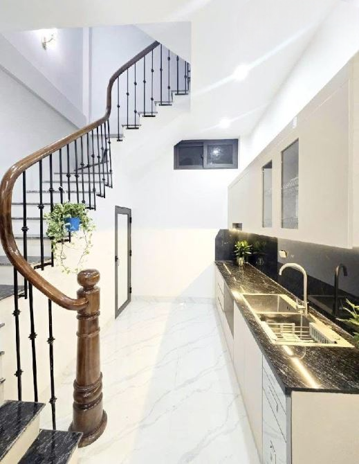 Hàng xóm Hồng Mai- 5 tầng đẹp, sát oto- 35M- 7 tỷ 402
