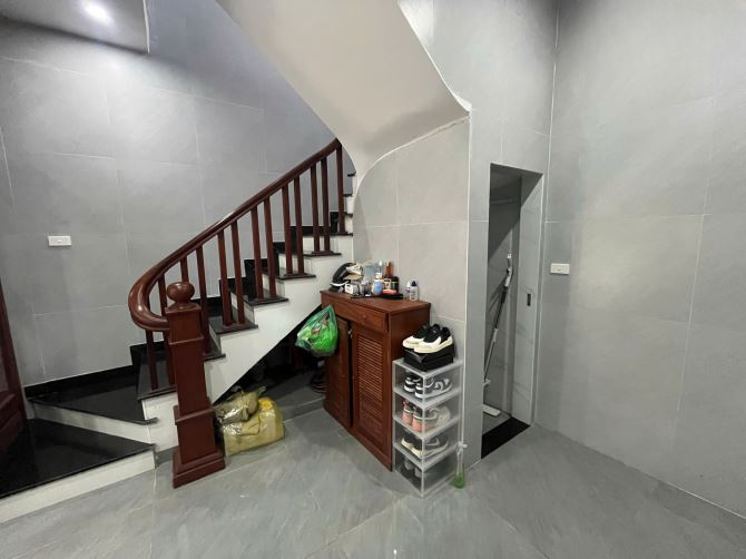 Bán nhà 40m2 Ngõ Quỳnh - HBT - dân xây mới 4 tầng - mặt tiền 4.2m - Giá 10.9 tỷ có TL
