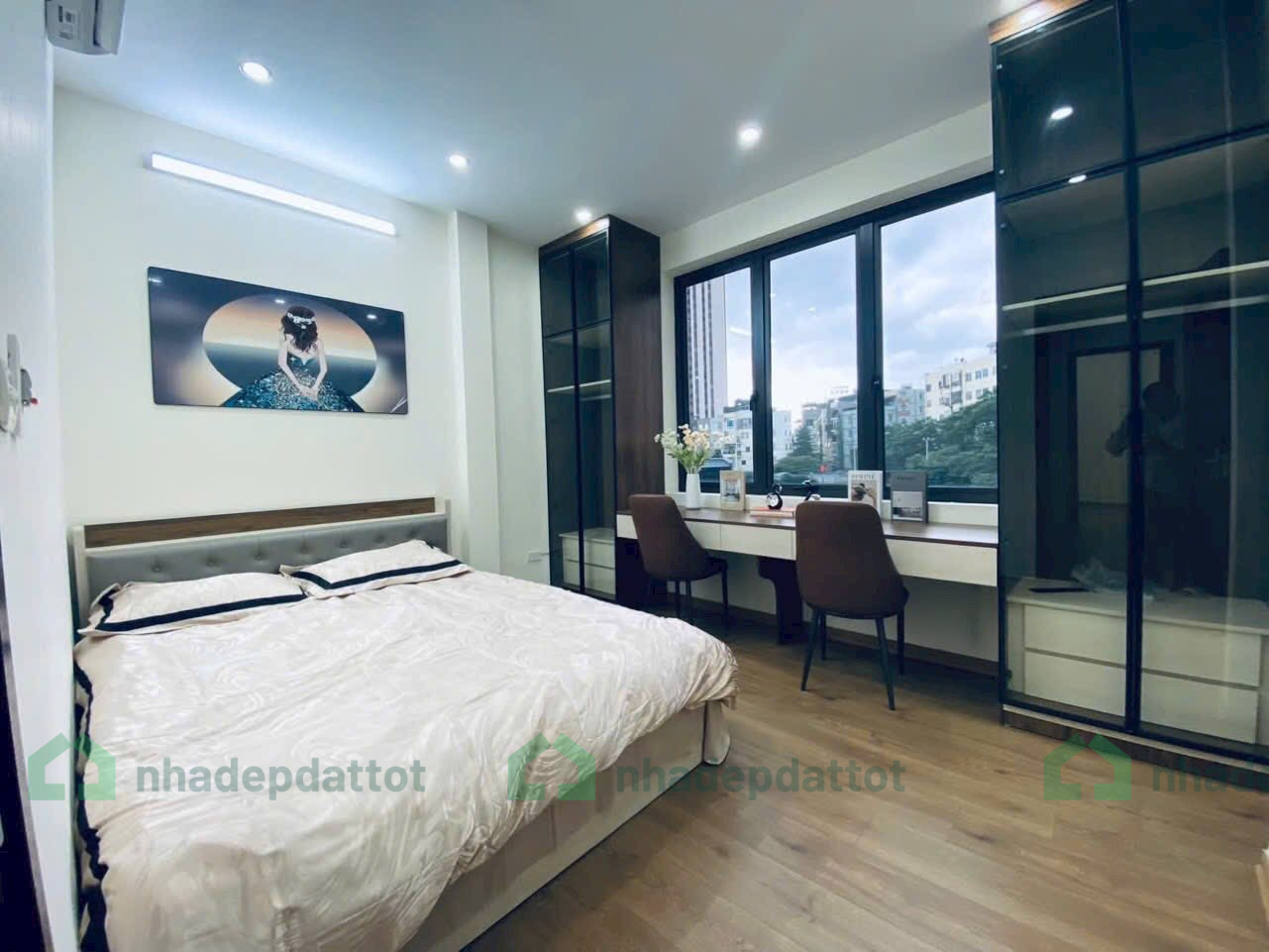 Nhà 4 tầng 42m2 Trung tâm phố Đình Thôn