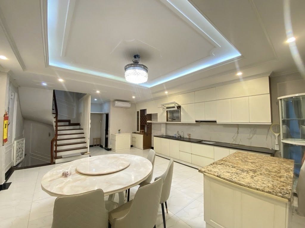 Bán nhà siêu hiếm Hàm Nghi – lô góc – 45m² – 6 tầng – ô tô vào nhà – giá 1x tỷ