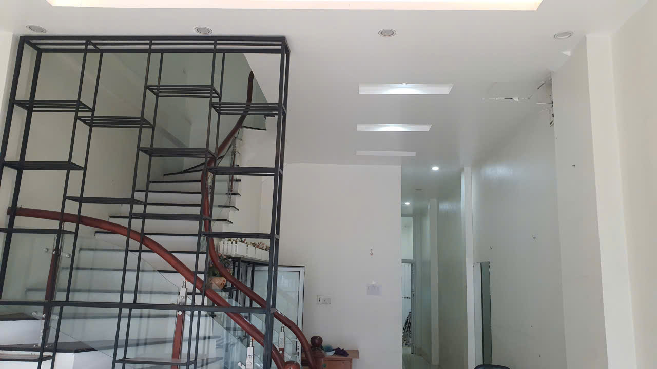 Cho thuê nhà 2 tầng 100m2 Nam Từ Liên, Hà Nội giá 16 triệu/tháng