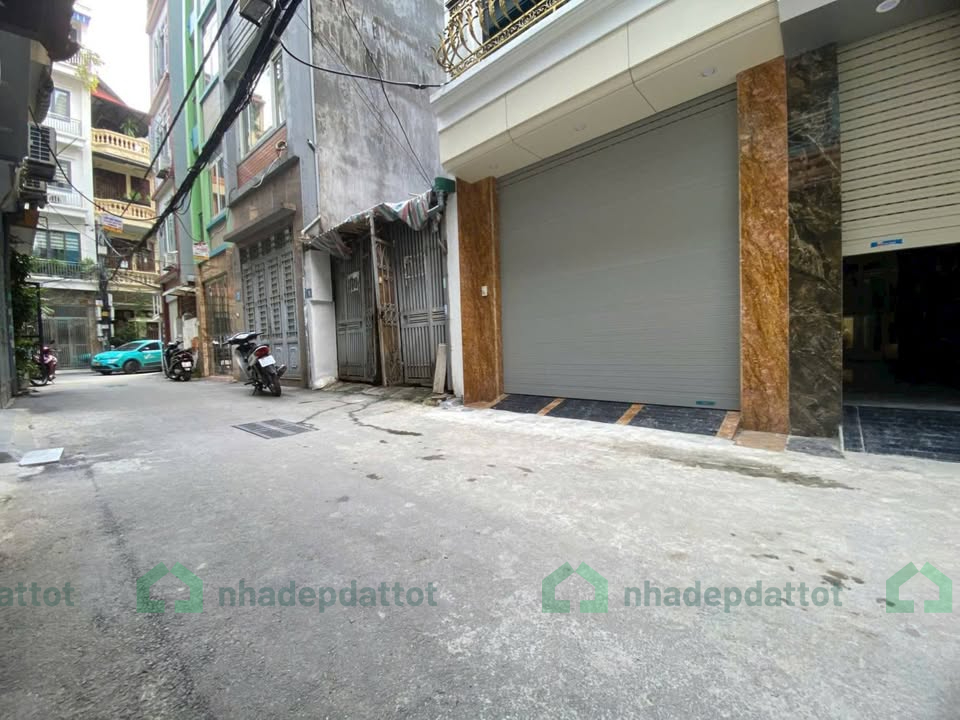 NHÀ LẠC LONG QUÂN – Ô TÔ VÀO NHÀ – CÓ THANG MÁY – GẦN PHỐ